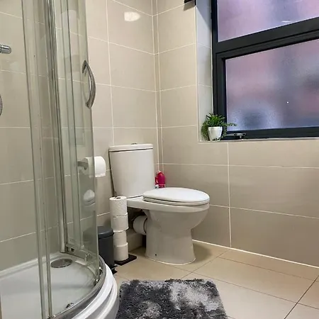 Apartamento Clarendon Luxury Gated *